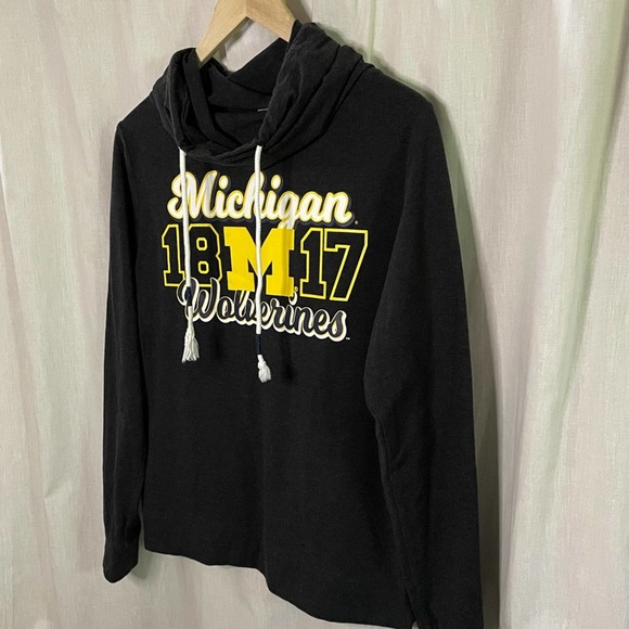 University of Michigan Wolverines Dark Gray, White & Gold Funnel Neck Pull-Over - Picture 6 of 15